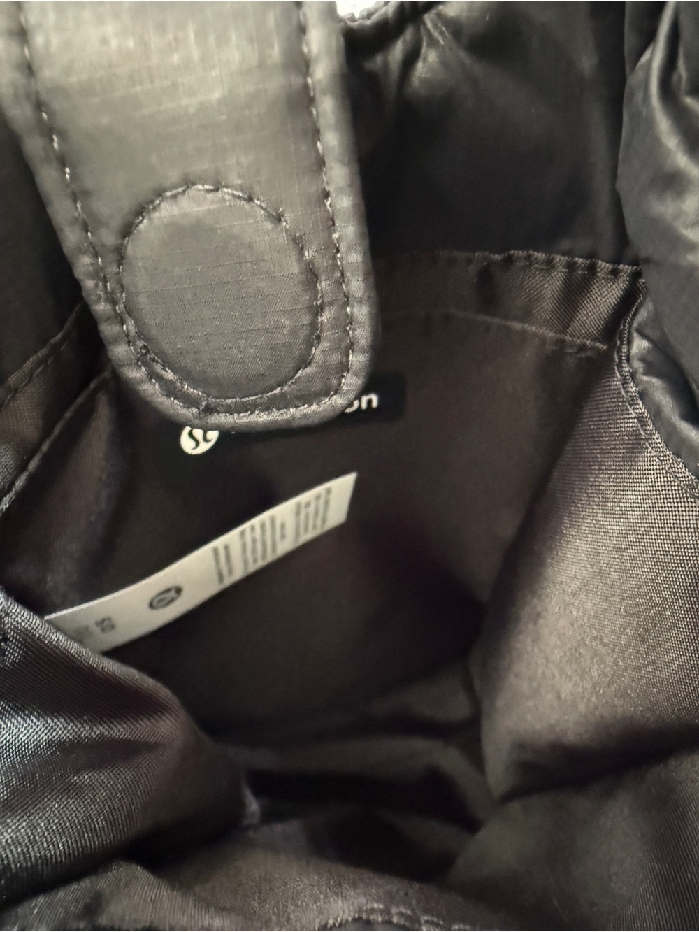 LULULEMON Quilty Pleasures Phone Crossbody Bag 1L, Black - Picture 7 of 11